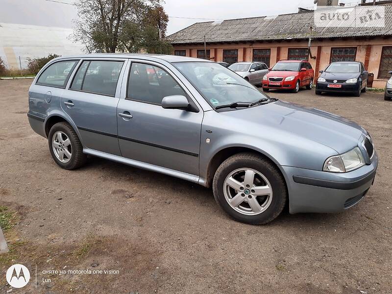 Универсал Skoda Octavia 2003 в Червонограде