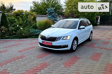 Универсал Skoda Octavia 2017 в Любашевке