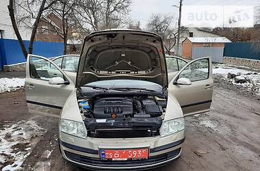 Хэтчбек Skoda Octavia 2005 в 