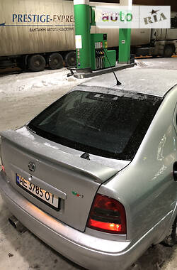 Лифтбек Skoda Octavia 2001 в Днепре