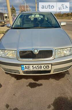 Универсал Skoda Octavia 2004 в Днепре