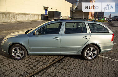 Универсал Skoda Octavia 2009 в Львове