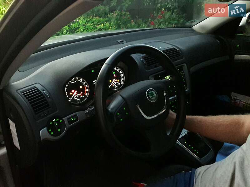 Универсал Skoda Octavia 2012 в Чернигове