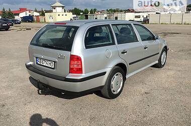 Универсал Skoda Octavia 2000 в Виннице