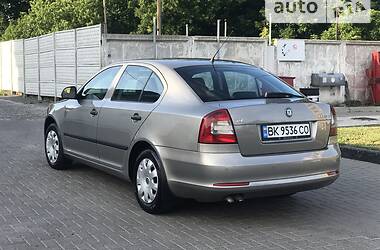 Лифтбек Skoda Octavia 2010 в Ровно