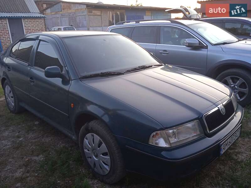 Хэтчбек Skoda Octavia 2000 в Житомире