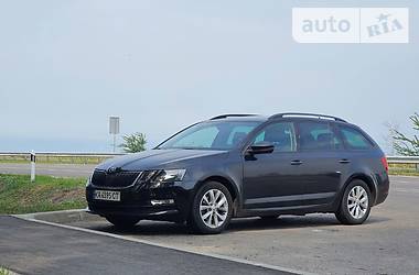 Универсал Skoda Octavia 2017 в Гребенке