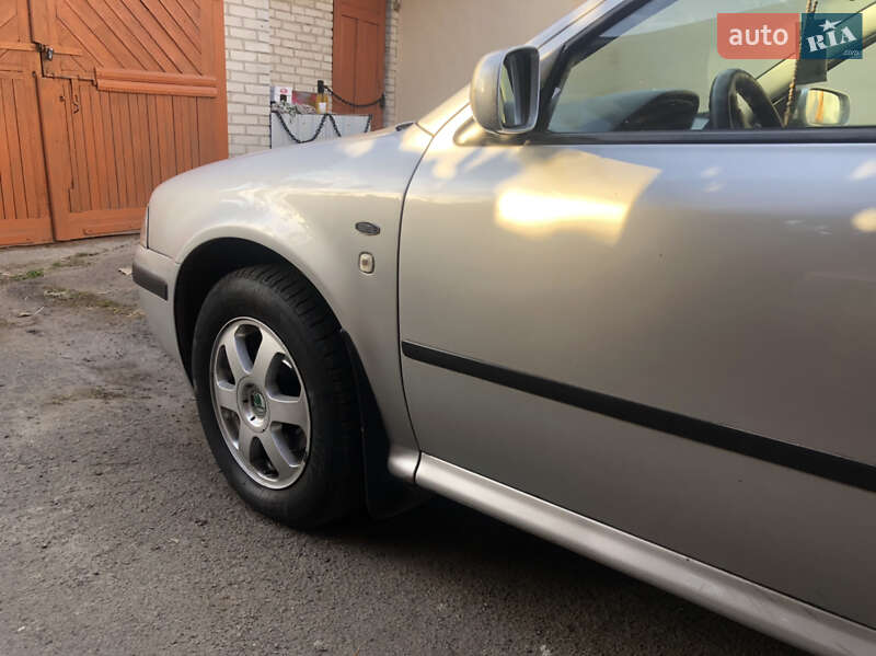 Лифтбек Skoda Octavia 2002 в Луцке