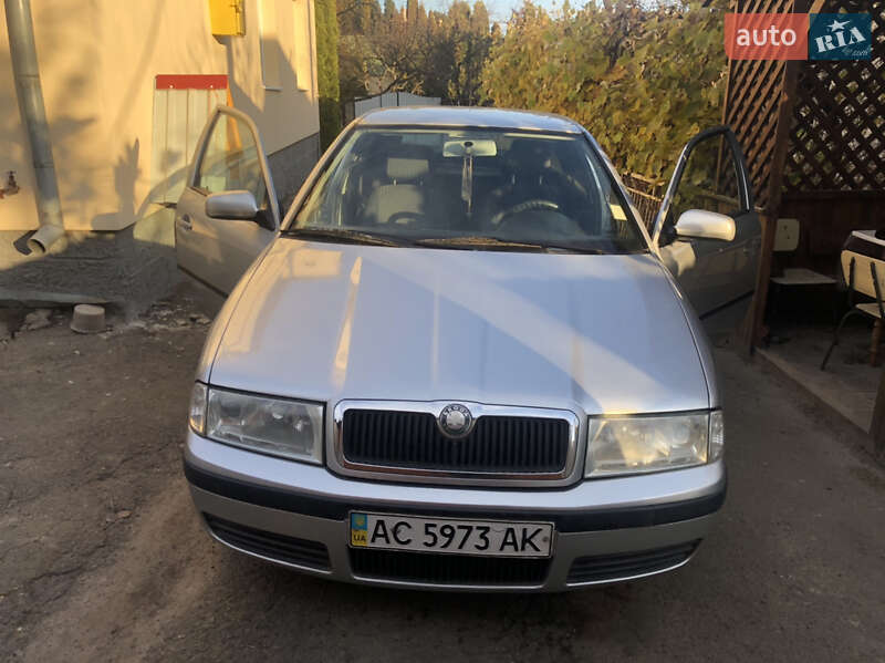 Лифтбек Skoda Octavia 2002 в Луцке