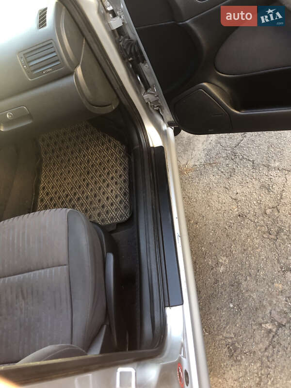 Лифтбек Skoda Octavia 2002 в Луцке