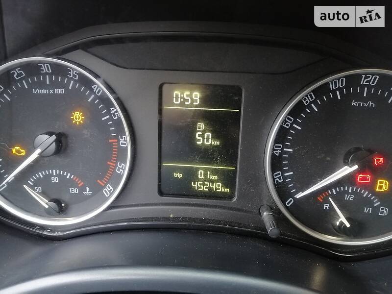 Хэтчбек Skoda Octavia 2010 в Новых Санжарах