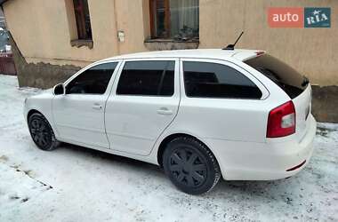 Универсал Skoda Octavia 2011 в Ирпене