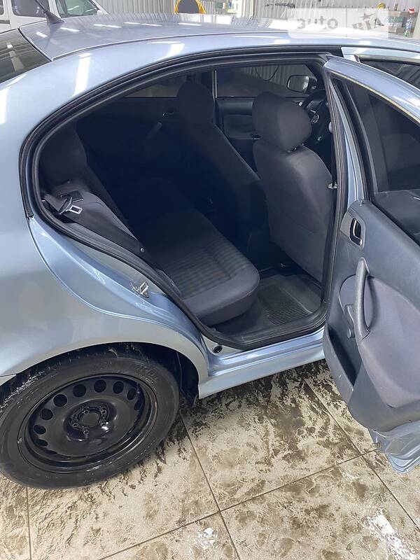 Седан Skoda Octavia 2005 в Запоріжжі