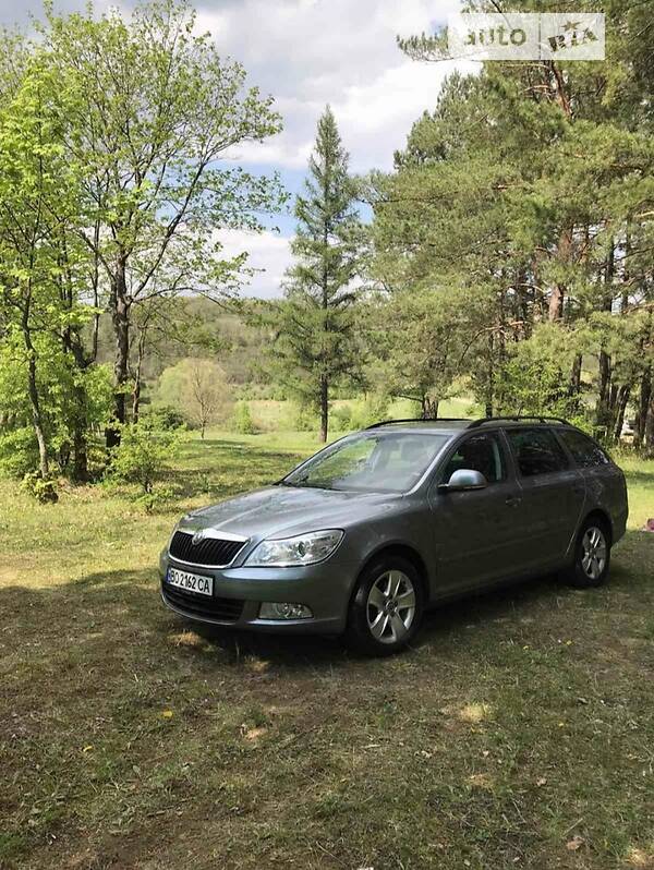 Универсал Skoda Octavia 2013 в Борщеве