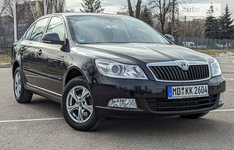 Седан Skoda Octavia 2010 в 