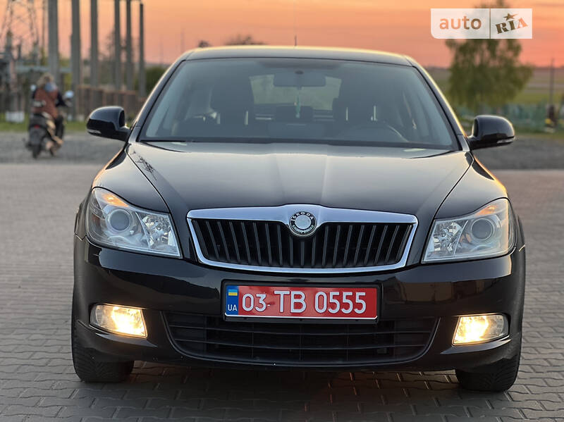 Седан Skoda Octavia 2009 в Луцке