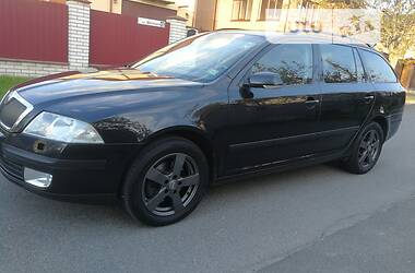 Универсал Skoda Octavia 2007 в Вишневом