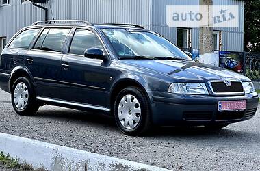 Универсал Skoda Octavia 2009 в Хороле