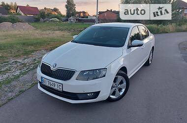 Седан Skoda Octavia 2015 в Киеве