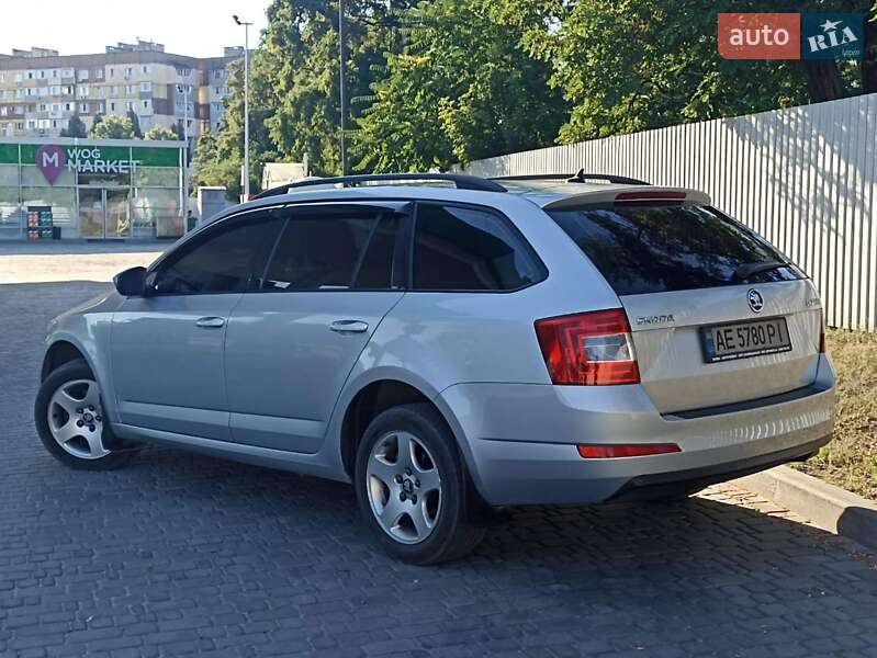 Універсал Skoda Octavia 2013 в Дніпрі