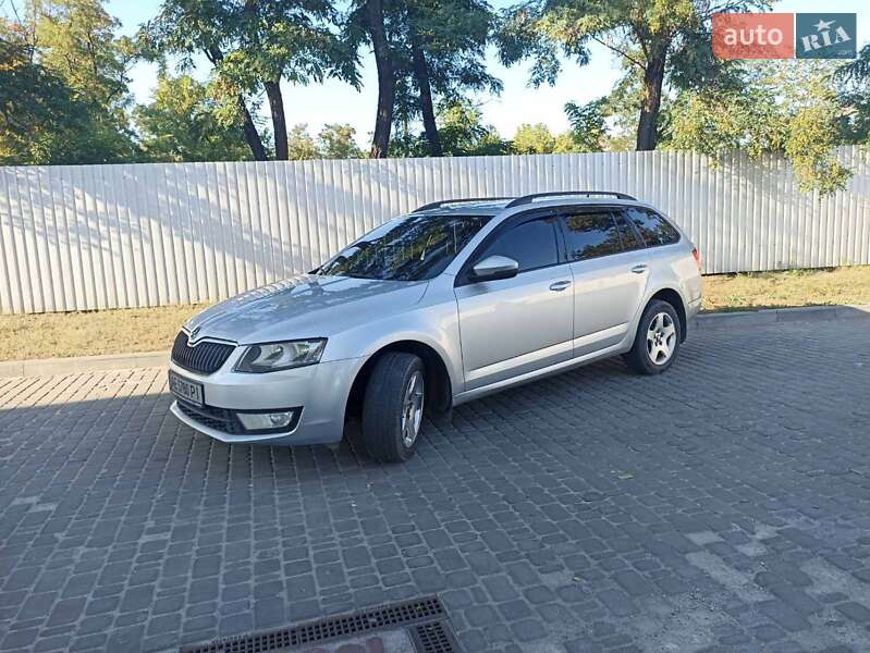 Універсал Skoda Octavia 2013 в Дніпрі