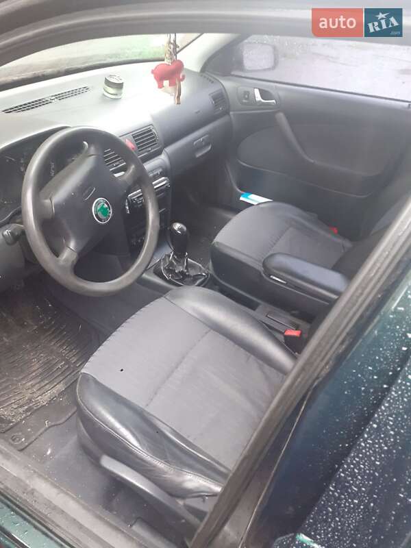 Ліфтбек Skoda Octavia 2002 в Жашківу