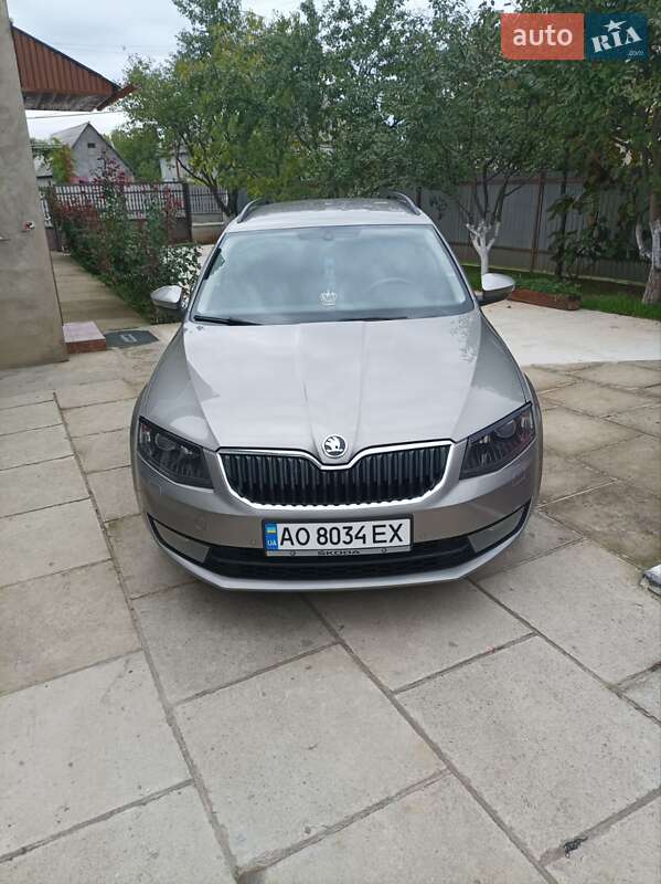 Універсал Skoda Octavia 2014 в Ужгороді