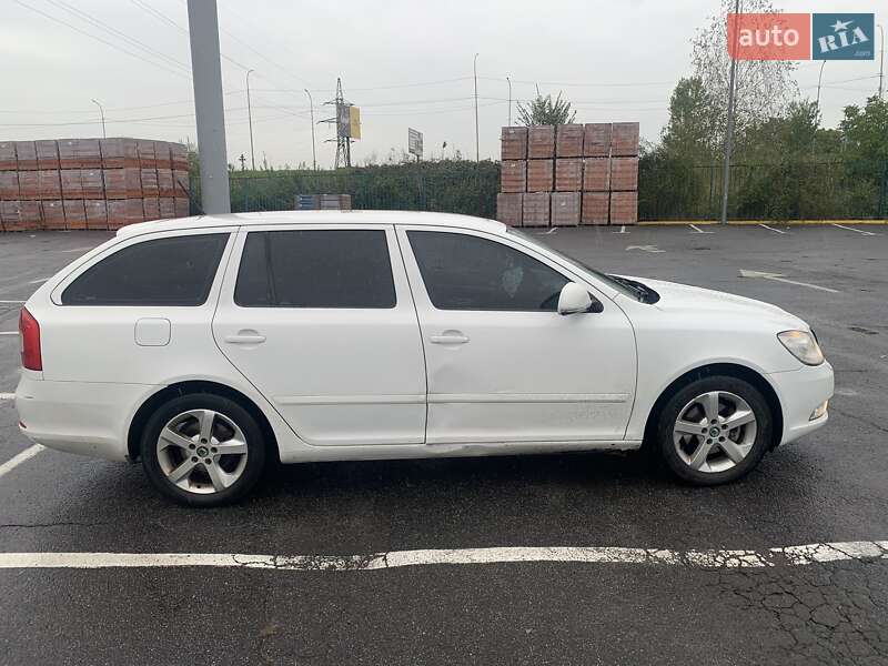 Универсал Skoda Octavia 2011 в Ужгороде