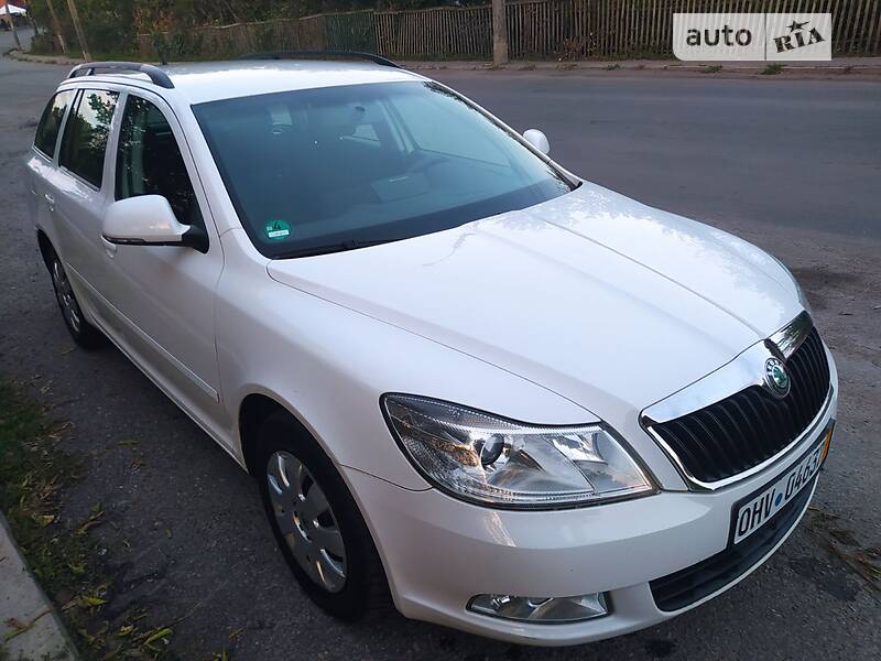Універсал Skoda Octavia 2011 в Черкасах