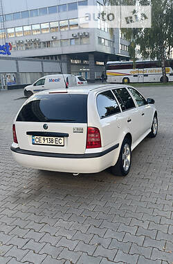 Універсал Skoda Octavia 2001 в Чернівцях