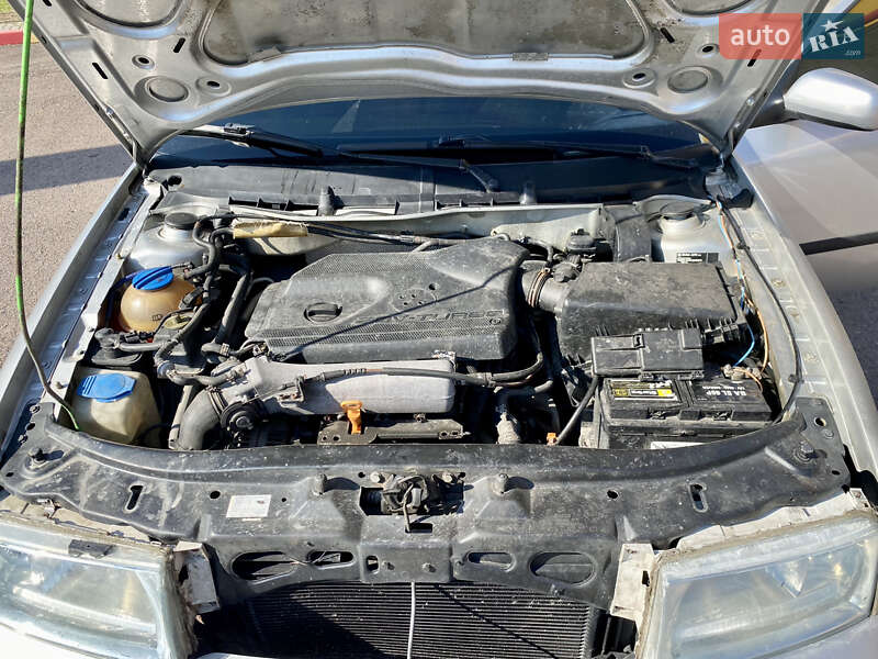 Універсал Skoda Octavia 2000 в Ужгороді