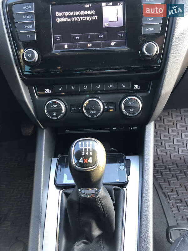 Универсал Skoda Octavia 2014 в Ужгороде