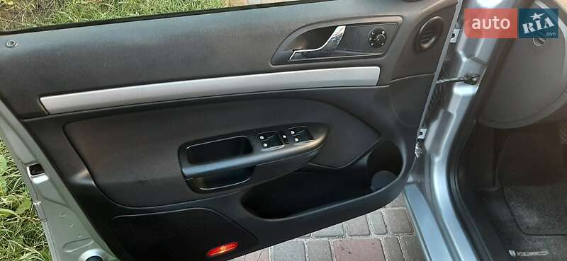 Лифтбек Skoda Octavia 2012 в Кропивницком