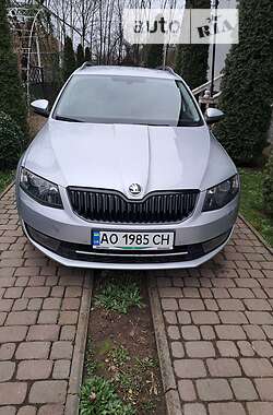 Універсал Skoda Octavia 2015 в Ужгороді