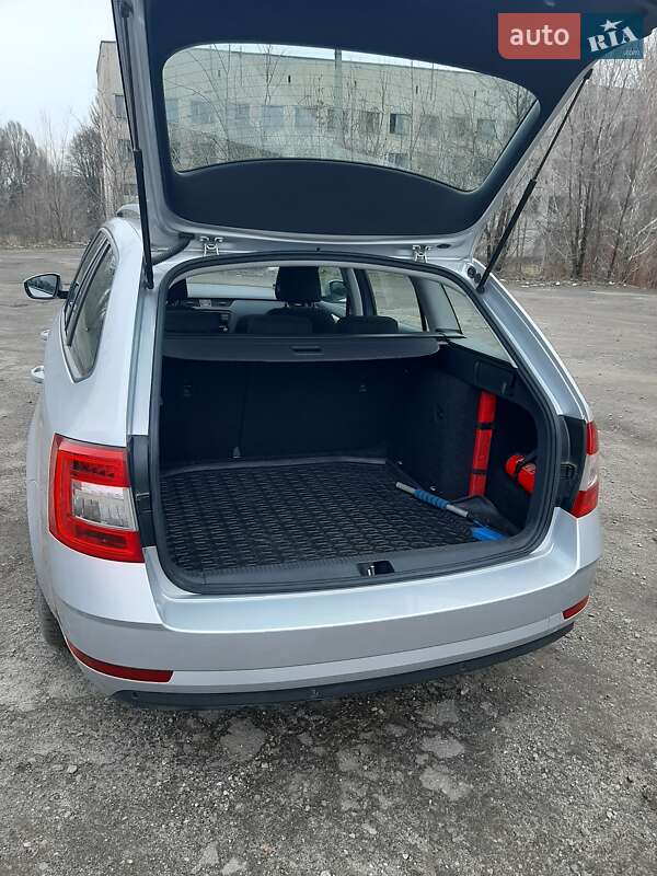 Універсал Skoda Octavia 2017 в Дніпрі