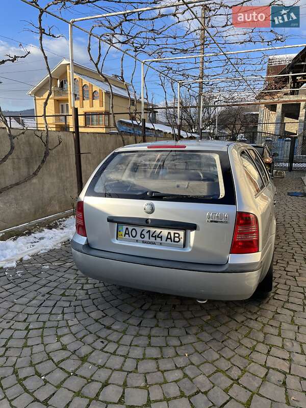 Універсал Skoda Octavia 2002 в Ужгороді