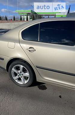 Лифтбек Skoda Octavia 2005 в 