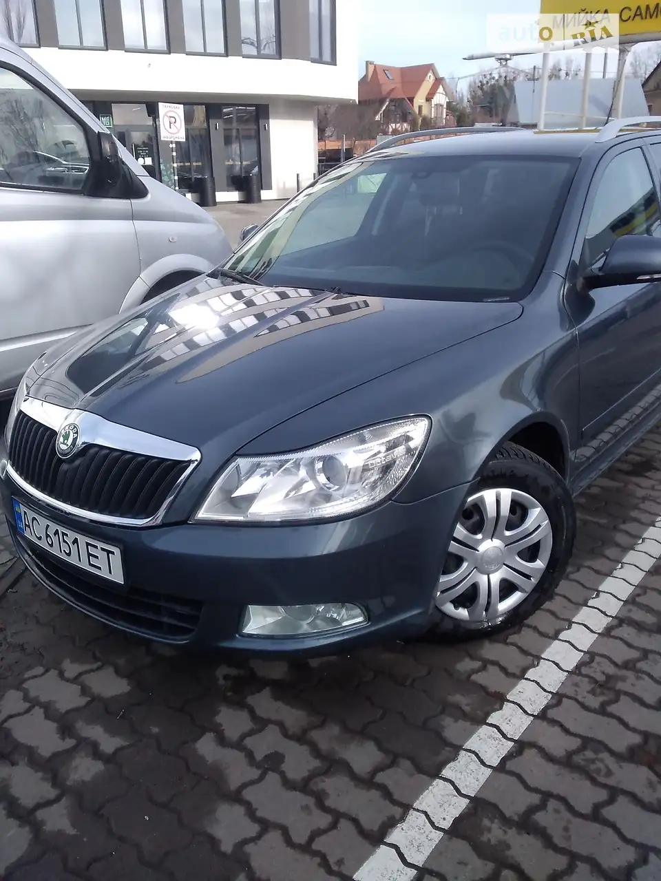 2010 Skoda Octavia - мініатюра 12