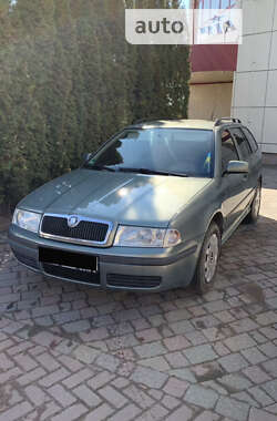 Универсал Skoda Octavia 2002 в Сарнах