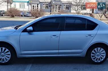 Лифтбек Skoda Octavia 2013 в Черкассах