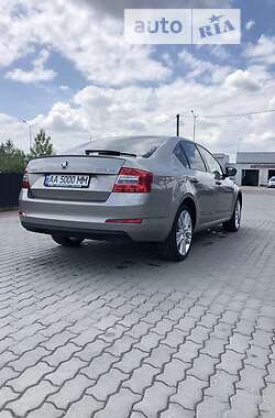 Лифтбек Skoda Octavia 2015 в Хусте