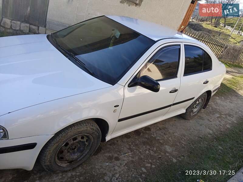 Лифтбек Skoda Octavia 2003 в Путиле