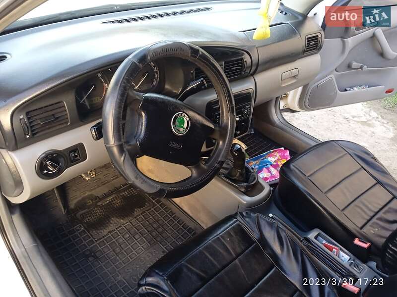 Лифтбек Skoda Octavia 2003 в Путиле