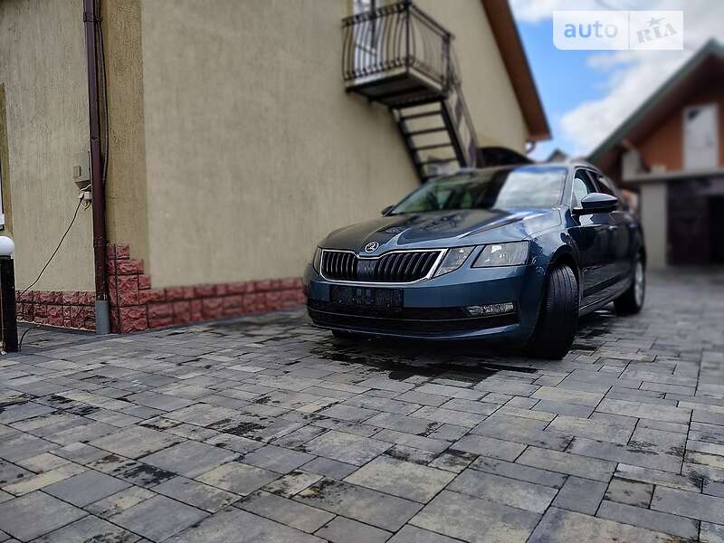 Універсал Skoda Octavia 2017 в Новояворівську