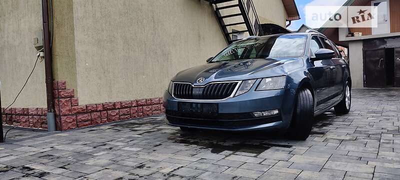 Універсал Skoda Octavia 2017 в Новояворівську