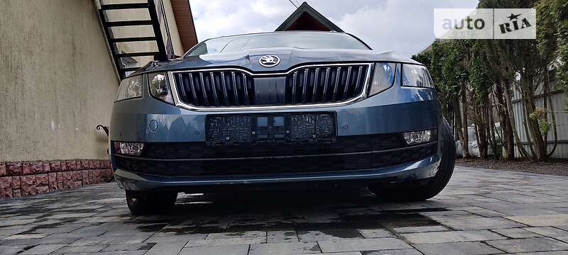 Універсал Skoda Octavia 2017 в Новояворівську