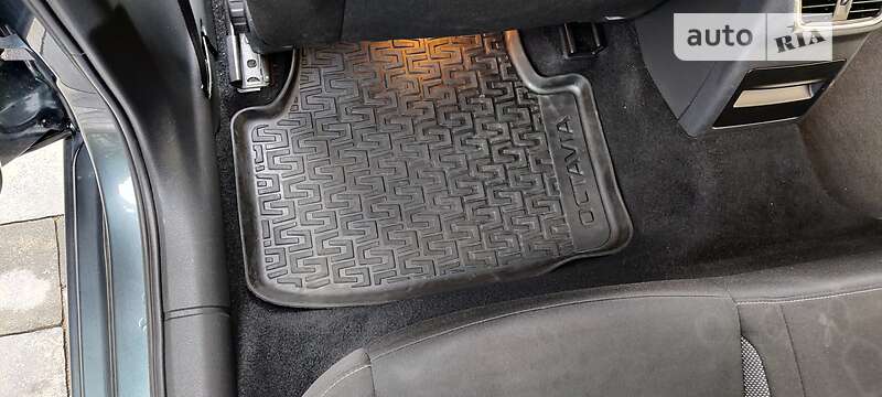 Універсал Skoda Octavia 2017 в Новояворівську