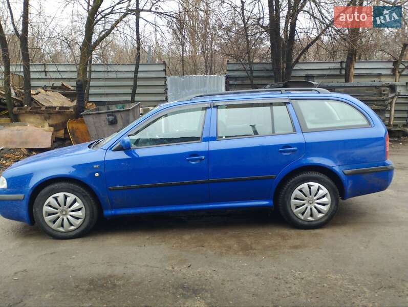 Универсал Skoda Octavia 2002 в Днепре