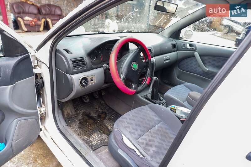 Лифтбек Skoda Octavia 2000 в Рахове