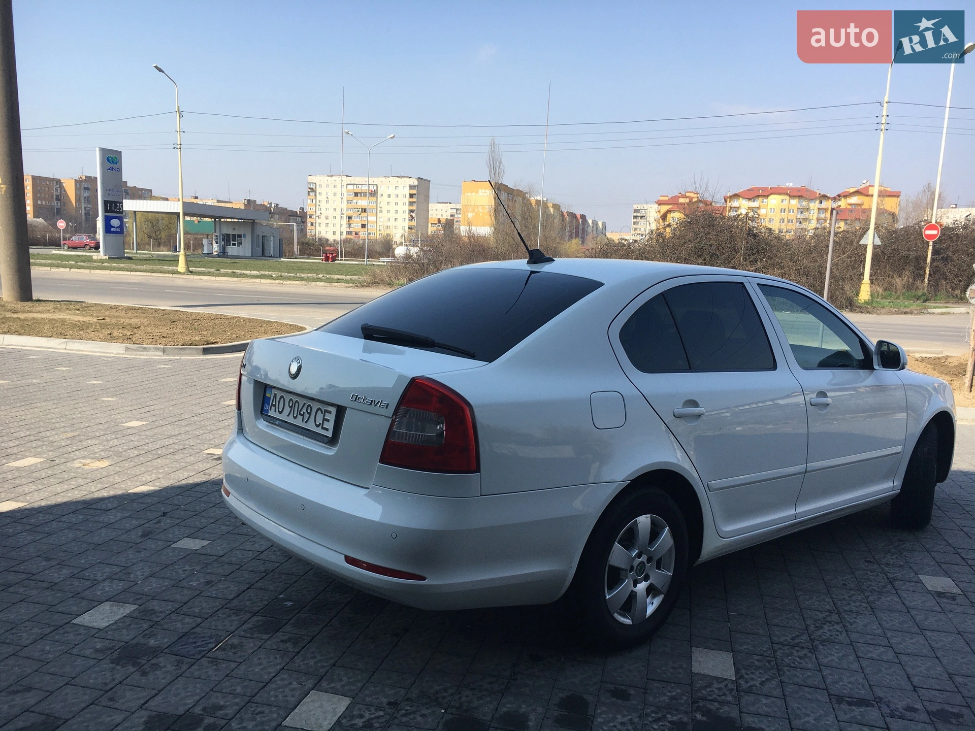 2010 Skoda Octavia - мініатюра 2